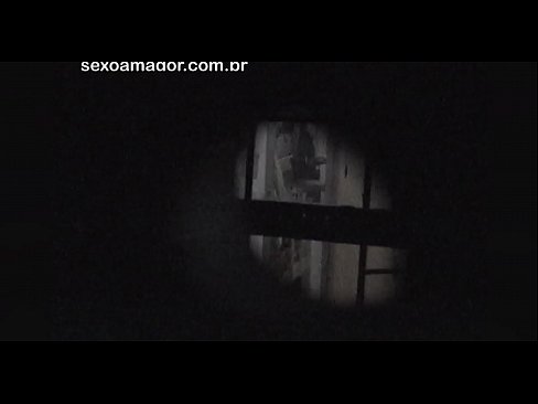 ❤️ Blondie ezkutuan grabatzen du auzoko voyeur batek adreilu hutsen atzean ezkutatuta Porno %eu.kanalmoscow.ruan